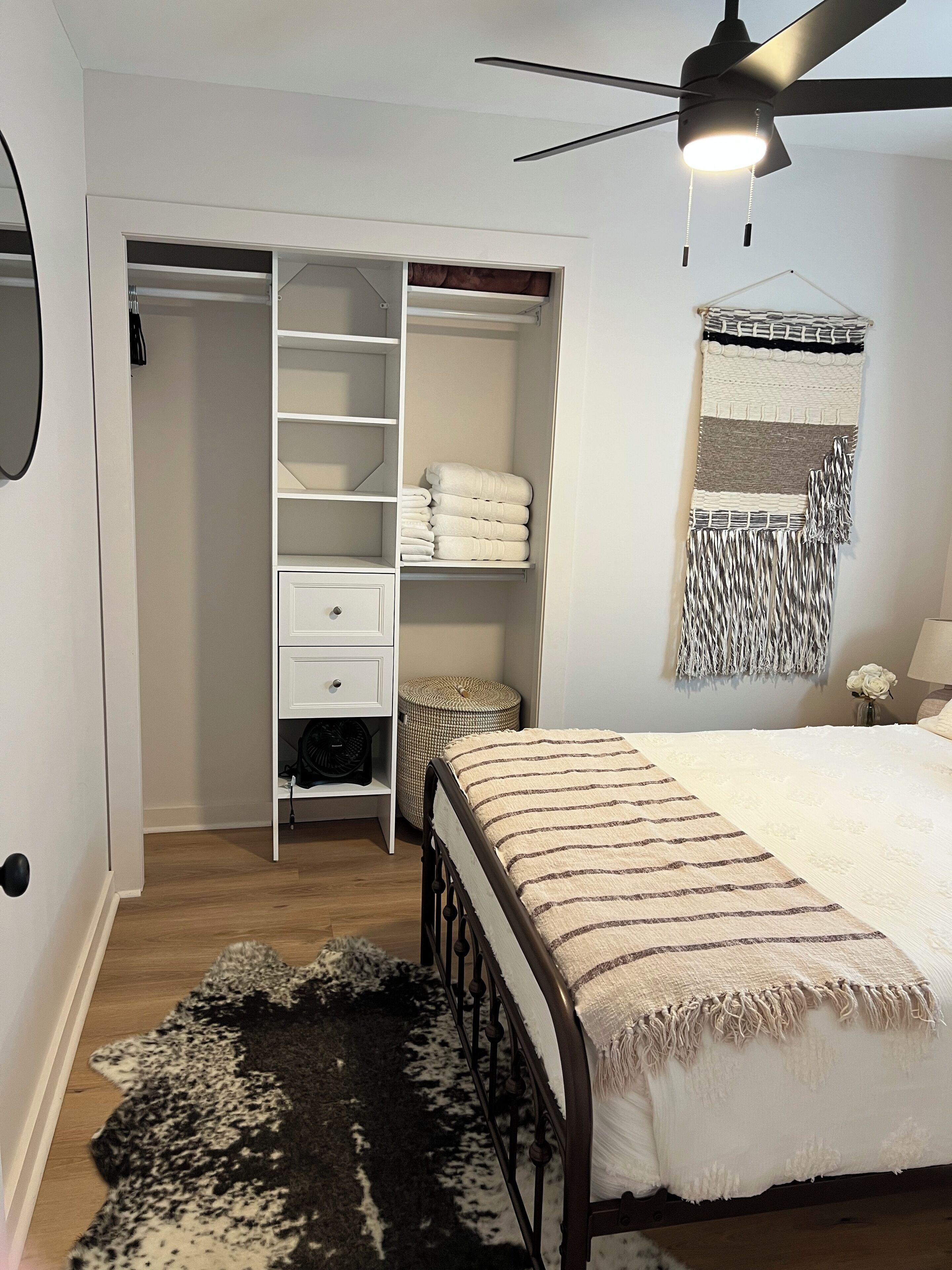 2 bedrooms, in-room safe, iron/ironing board, free WiFi