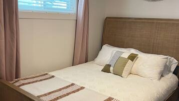 2 bedrooms, in-room safe, iron/ironing board, free WiFi