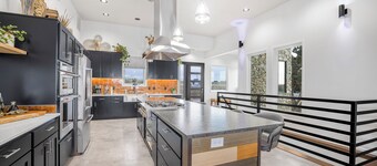Idaho Riverfront Retreat
Outdoor Enthusiast's and Birdwatcher's Paradise