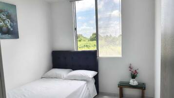 3 bedrooms, iron/ironing board, WiFi, bed sheets