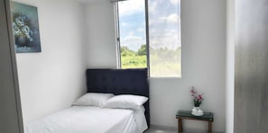 3 bedrooms, iron/ironing board, WiFi, bed sheets