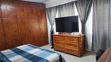 3 quartos, escrivaninha, Wi-Fi de cortesia, roupa de cama