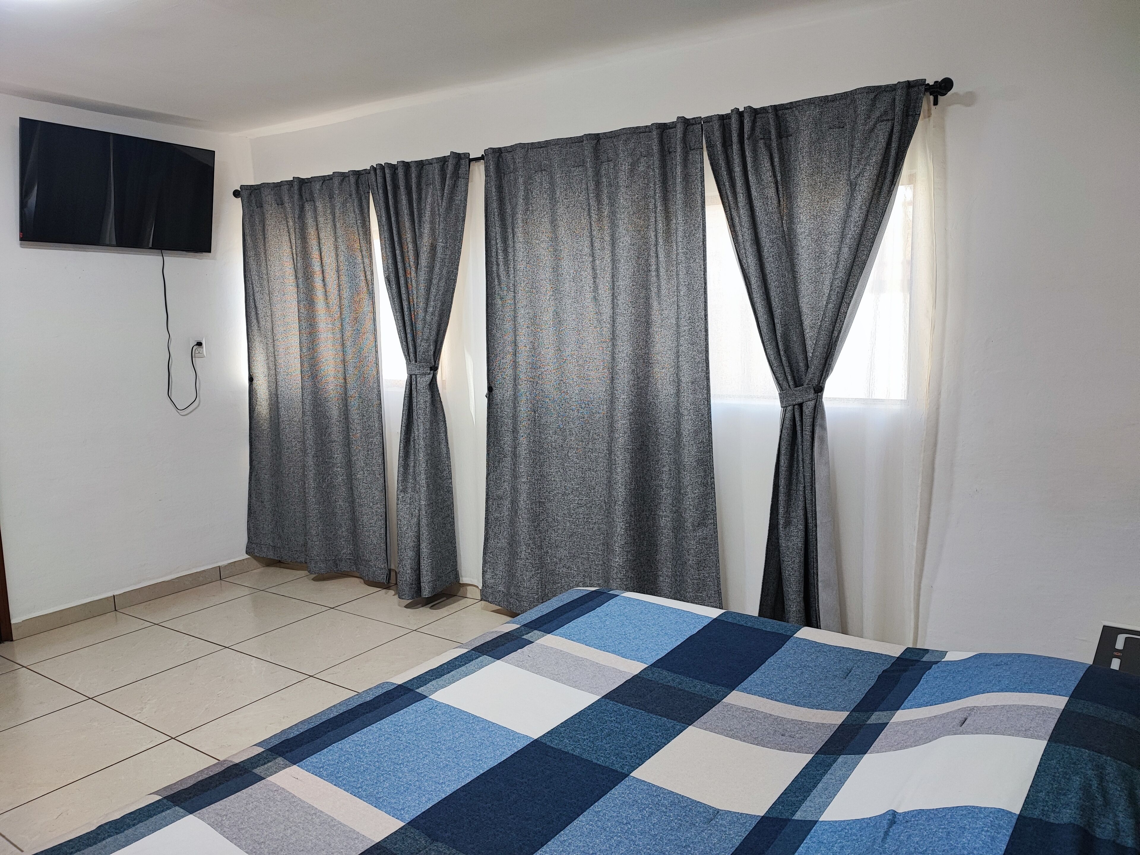 3 bedrooms, free WiFi, bed sheets