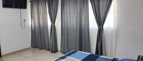 3 bedrooms, free WiFi, bed sheets