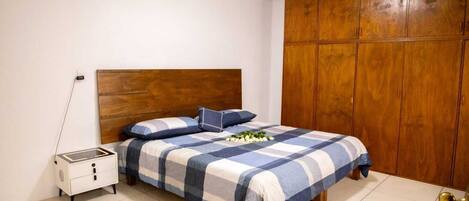 3 bedrooms, free WiFi, bed sheets