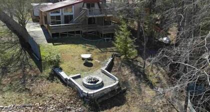 Cozy 1-bedroom apartment in nice Leesville with AC Lake access