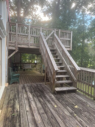 Cozy 1-bedroom apartment in nice Leesville with AC Lake access/view