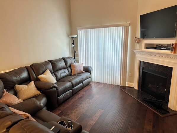 Télévision, cheminée