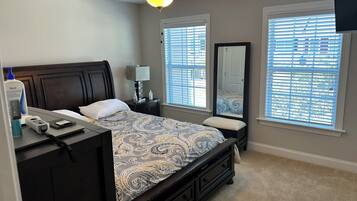 4 Schlafzimmer, Bügeleisen/Bügelbrett, WLAN, Bettwäsche