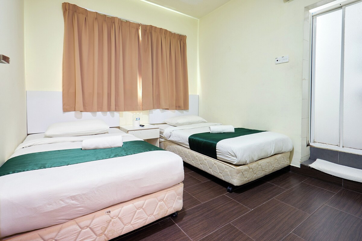 Twin Room with Window
