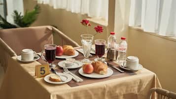 Free daily continental breakfast