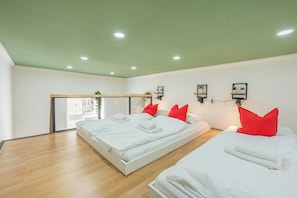 1 habitación, tabla de planchar con plancha, wifi gratis y ropa de cama