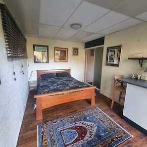 1 chambre, fer et planche Ă  repasser, Wi-Fi, draps fournis