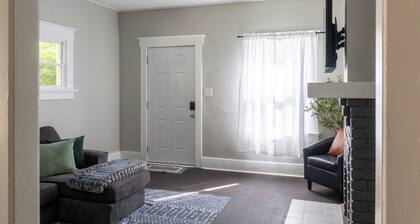 Cozy, Renovated 3-Bedroom in the Heart of Dayton