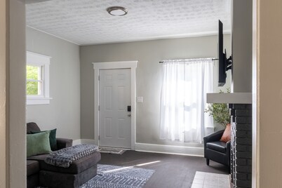 Cozy, Renovated 3-Bedroom in the Heart of Dayton