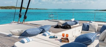 3-bedroom yacht in lovely Exuma with AC