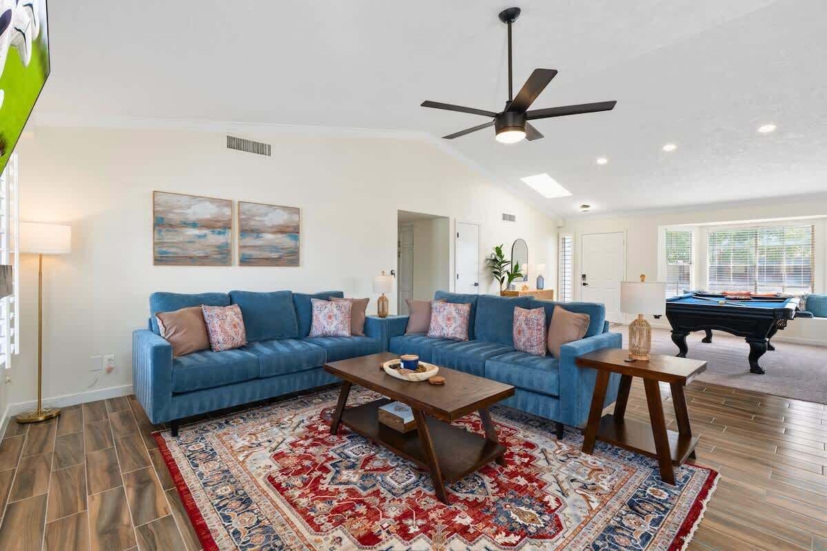 TV, fireplace, offices