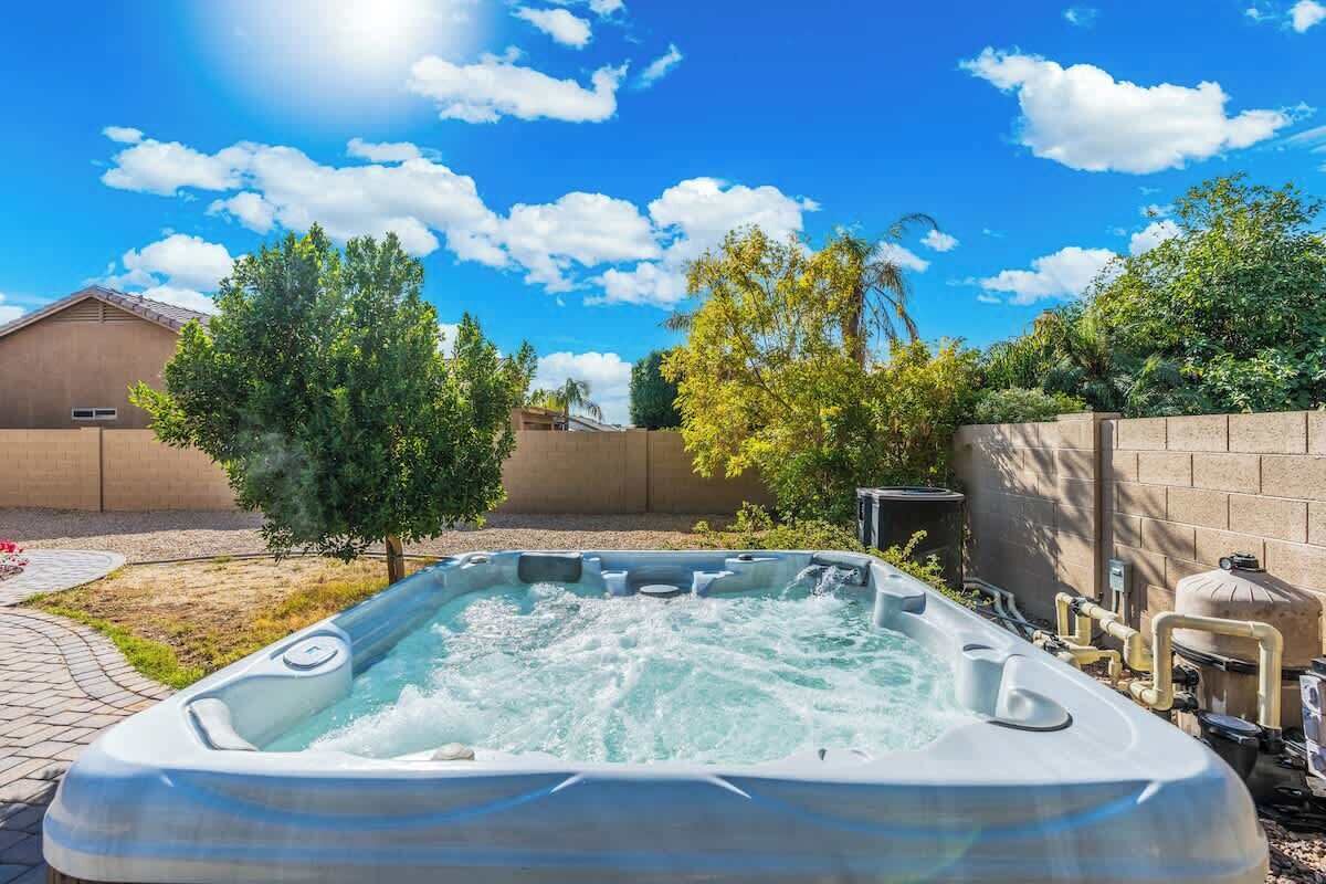 Tina de hidromasaje al aire libre