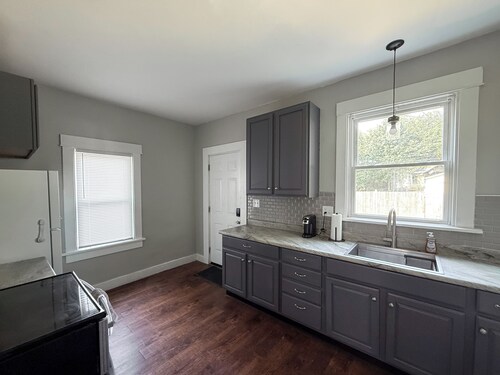 Newly Renovated 3 Bedroom, Near Campus!