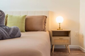 3 bedrooms, iron/ironing board, travel crib, WiFi - *NEW* Oasis Retreat! Hot Tub Mini Golf Volleyball! (Phoenix)