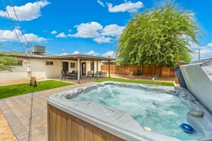 Terrace/patio - *NEW* Oasis Retreat! Hot Tub Mini Golf Volleyball! (Phoenix)