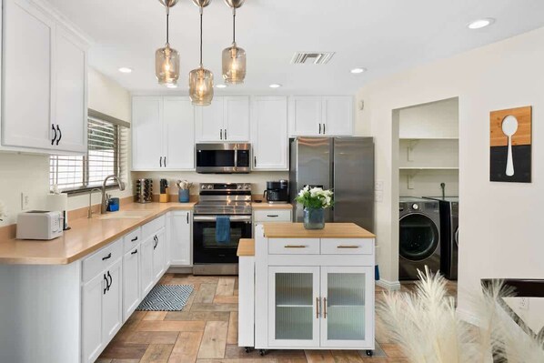 Fridge, microwave, oven, stovetop