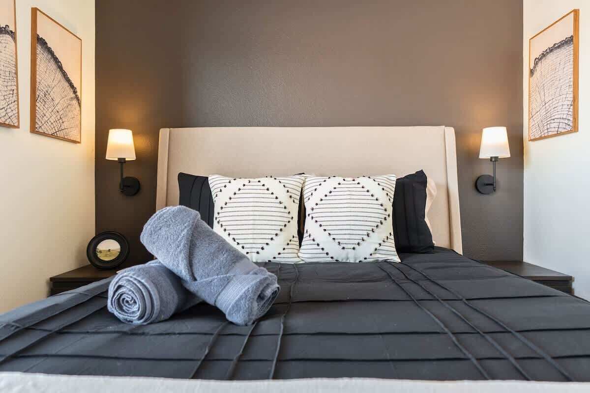 3 habitaciones, tabla de planchar con plancha, cuna de viaje y wifi 