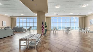 Condo, várias camas, sacada, vista para o oceano (Phoenix OB 1505) | Parte interna