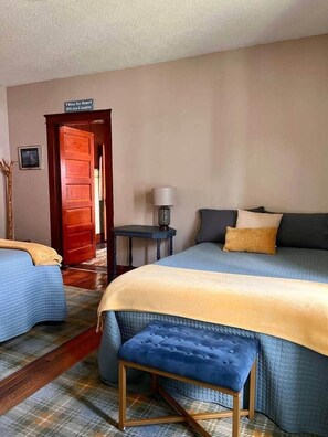 4 makuuhuonetta, silitysrauta/-lauta, Wi-Fi, vuodevaatteet