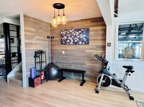 Fitness facility - Backyard Oasis near RedRocks <Sleep 14> Pond, HotTub, FirePit, GameRoom & Vibes (Wheat Ridge)