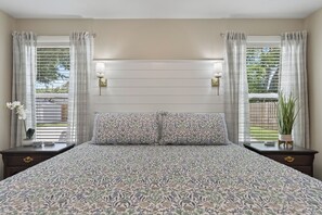 4 bedrooms, iron/ironing board, WiFi, bed sheets