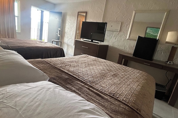 Basic Double Room | Desk, laptop workspace, free WiFi