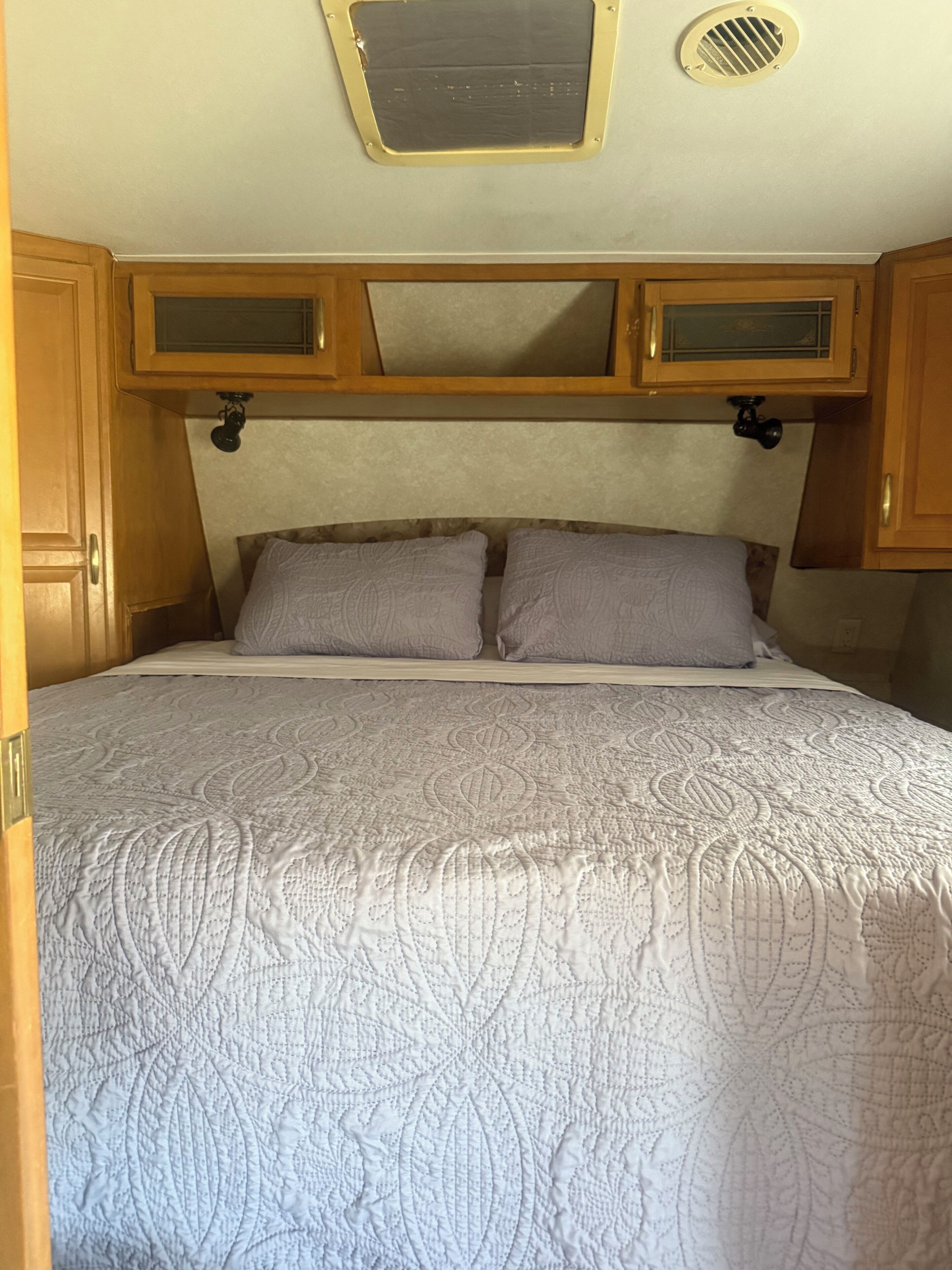 2 bedrooms, WiFi, bed sheets, wheelchair access