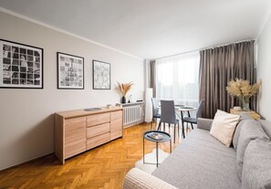 Living area - Rondo ONZ City Centre Apartment (Warszawa)