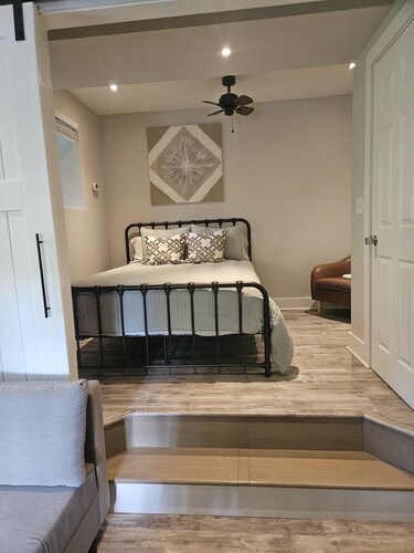 Cozy 1 br apartment with a private entrance and patio in Fairfield