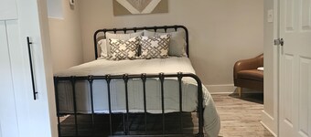 Cozy 1 br apartment with a private entrance and patio in Fairfield