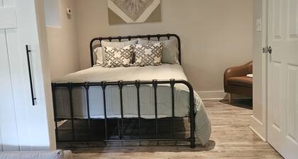 Cozy 1 br apartment with a private entrance and patio in Fairfield