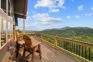 Terrace/patio - Mountain home-exquisite views-Deerwood Retreat (Seven Devils)