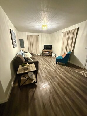 Smart-TV, DVD-Player, Bücher