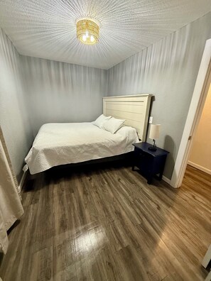 3 chambres, fer et planche à repasser, Wi-Fi gratuit, draps fournis