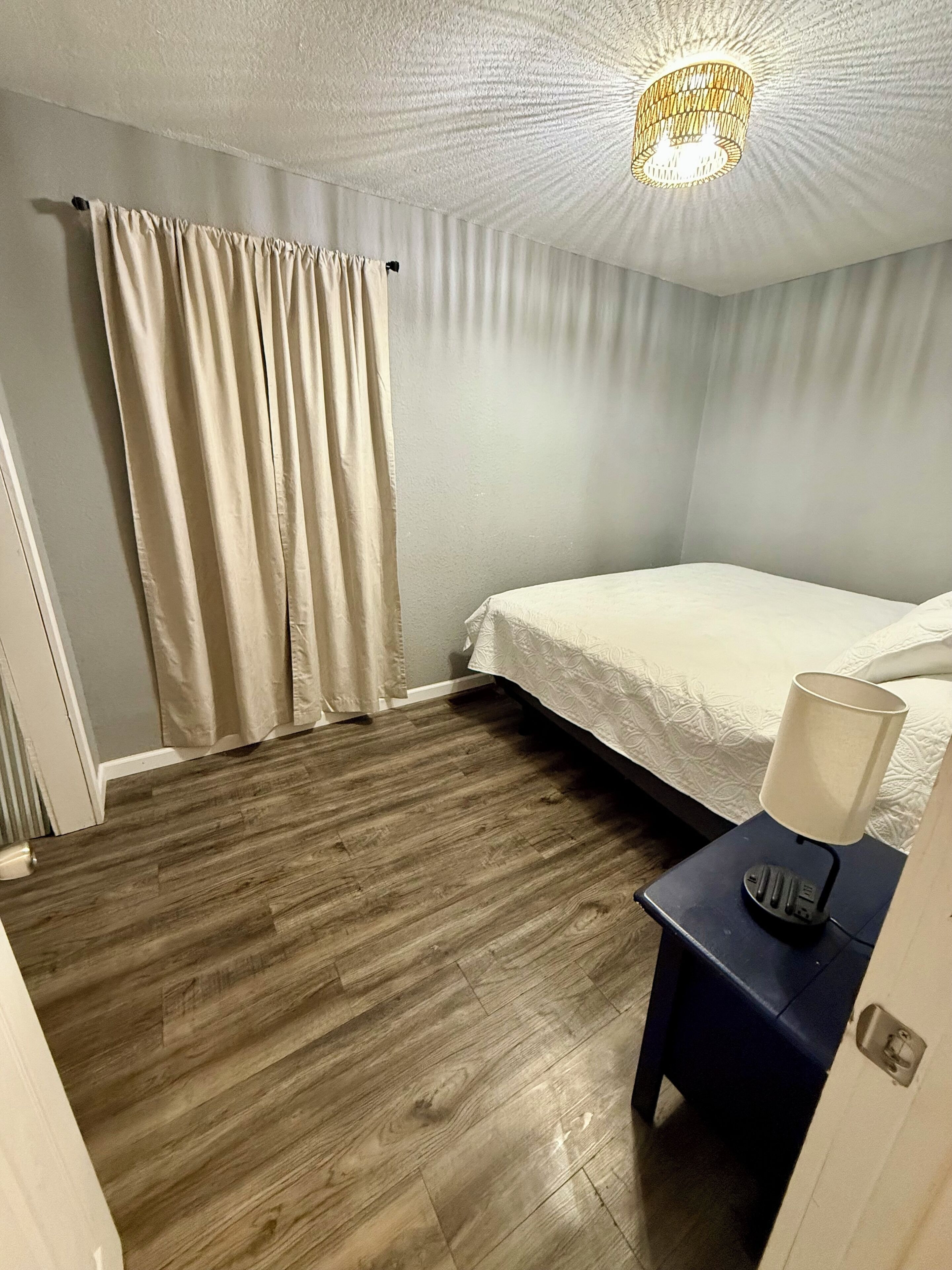 3 dormitorios, tabla de planchar con plancha, wifi gratis y ropa de cama