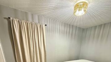 3 dormitorios, tabla de planchar con plancha, wifi gratis y ropa de cama