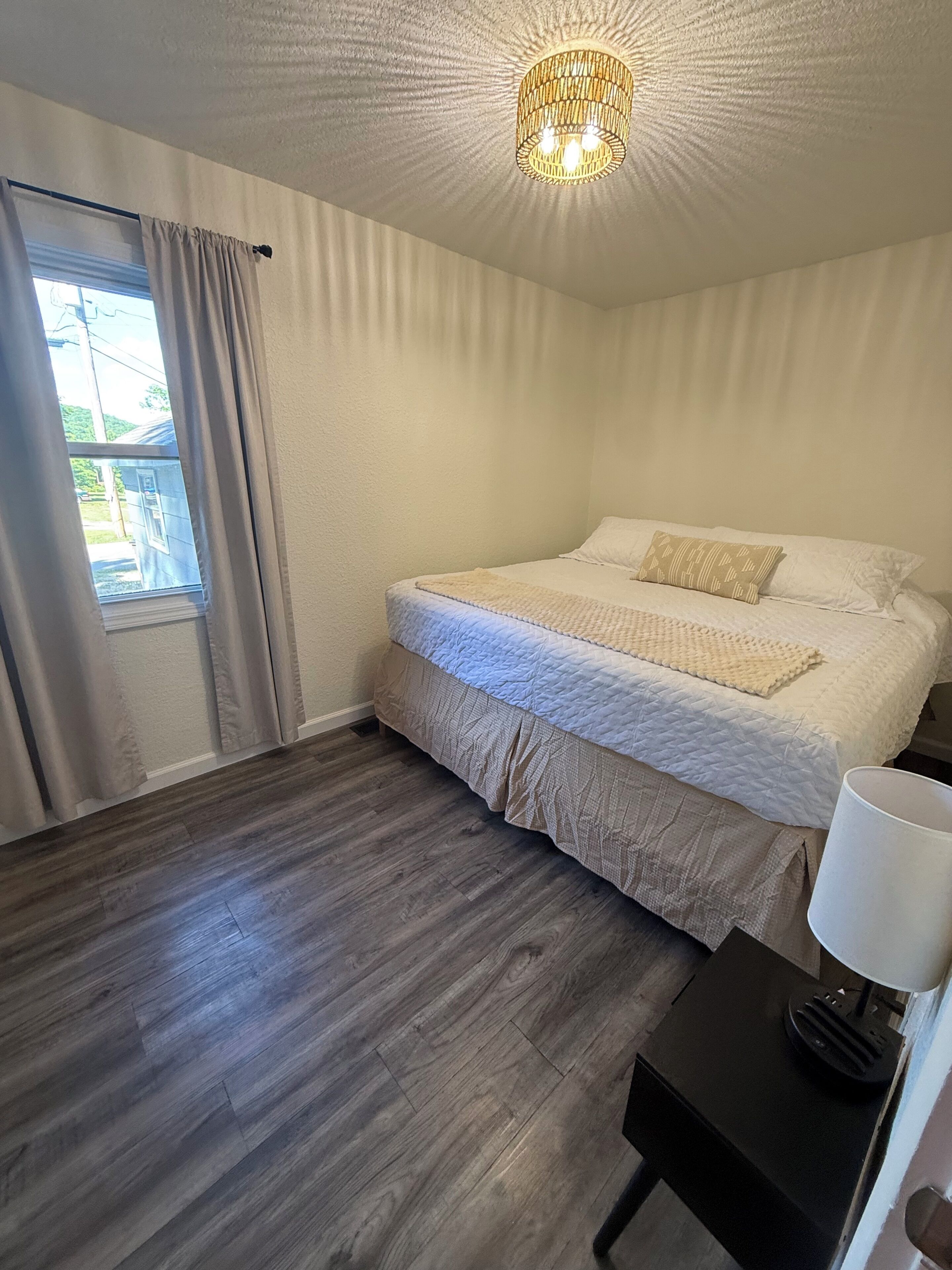 3 bedrooms, iron/ironing board, free WiFi, bed sheets
