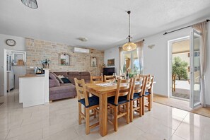 Dining - Villa Javor by Istrabook (Peruški)