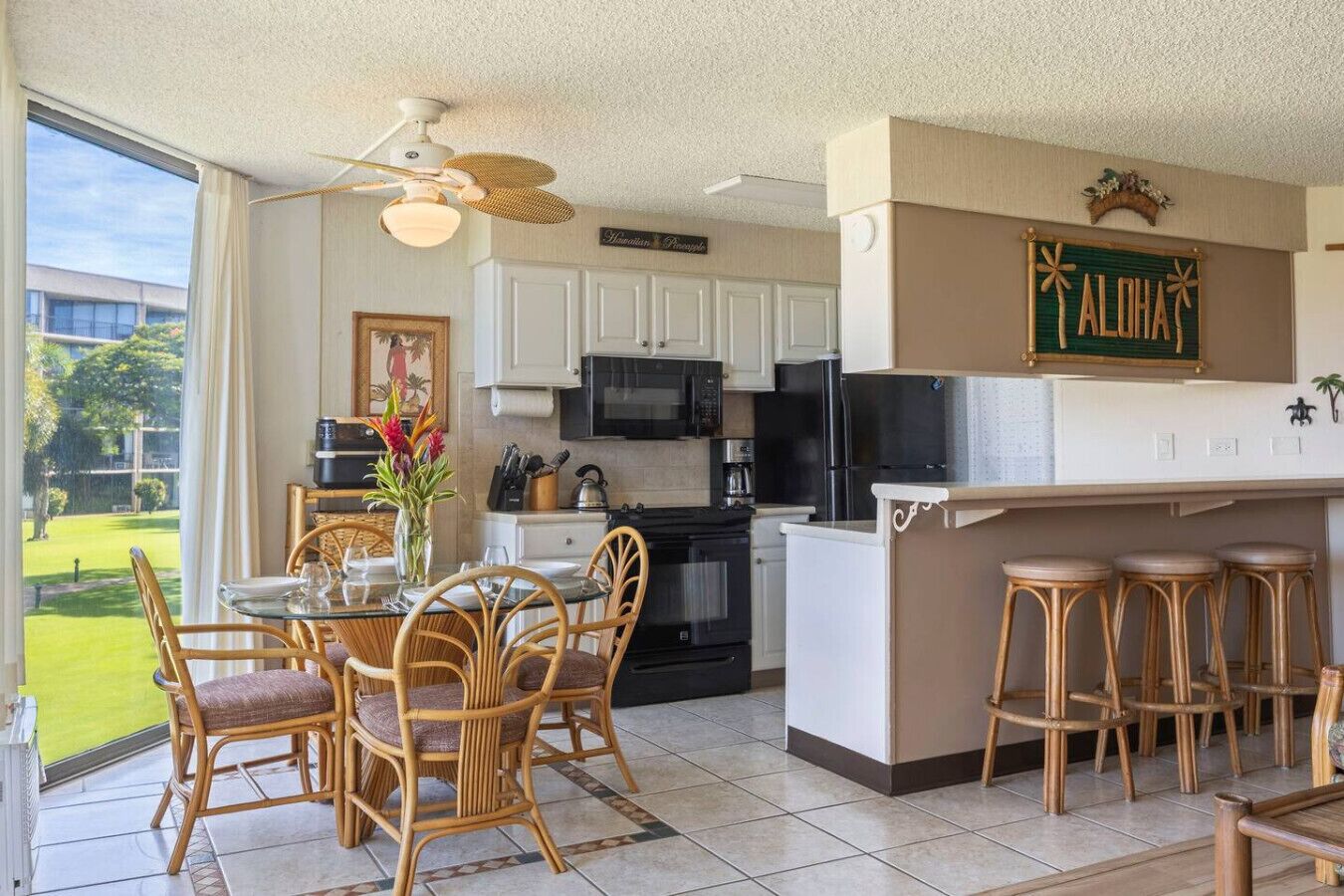 ثلاجة، ميكروويف، فرن، موقد طهي مسطح