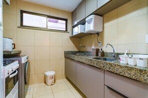 Íbúð | Einkaeldhús | Ísskápur, örbylgjuofn, bakarofn, eldavélarhellur