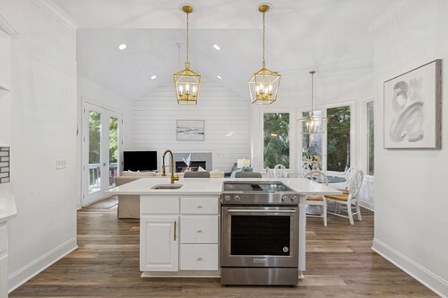 15 Heath Drive @ Palmetto Dunes | Private Pool | Bunk Room | 5 min to Beach |