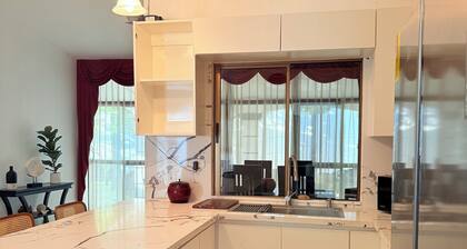 Charming 3-bedroom Black & White house in peaceful Ticuantepe with AC