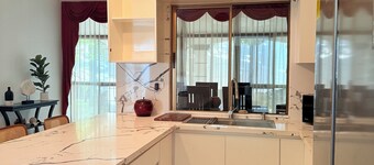 Charming 3-bedroom Black & White house in peaceful Ticuantepe with AC