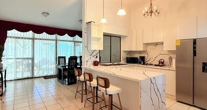 Charming 3-bedroom Black & White house in peaceful Ticuantepe with AC